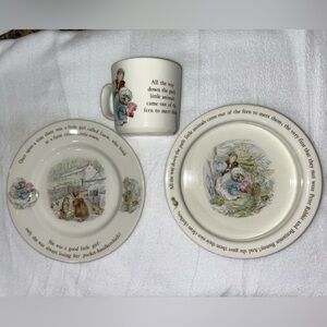 VTG Wedgwood Beatrix Potter "Mrs. Tiggy-Winkle" 3-piece nursery set